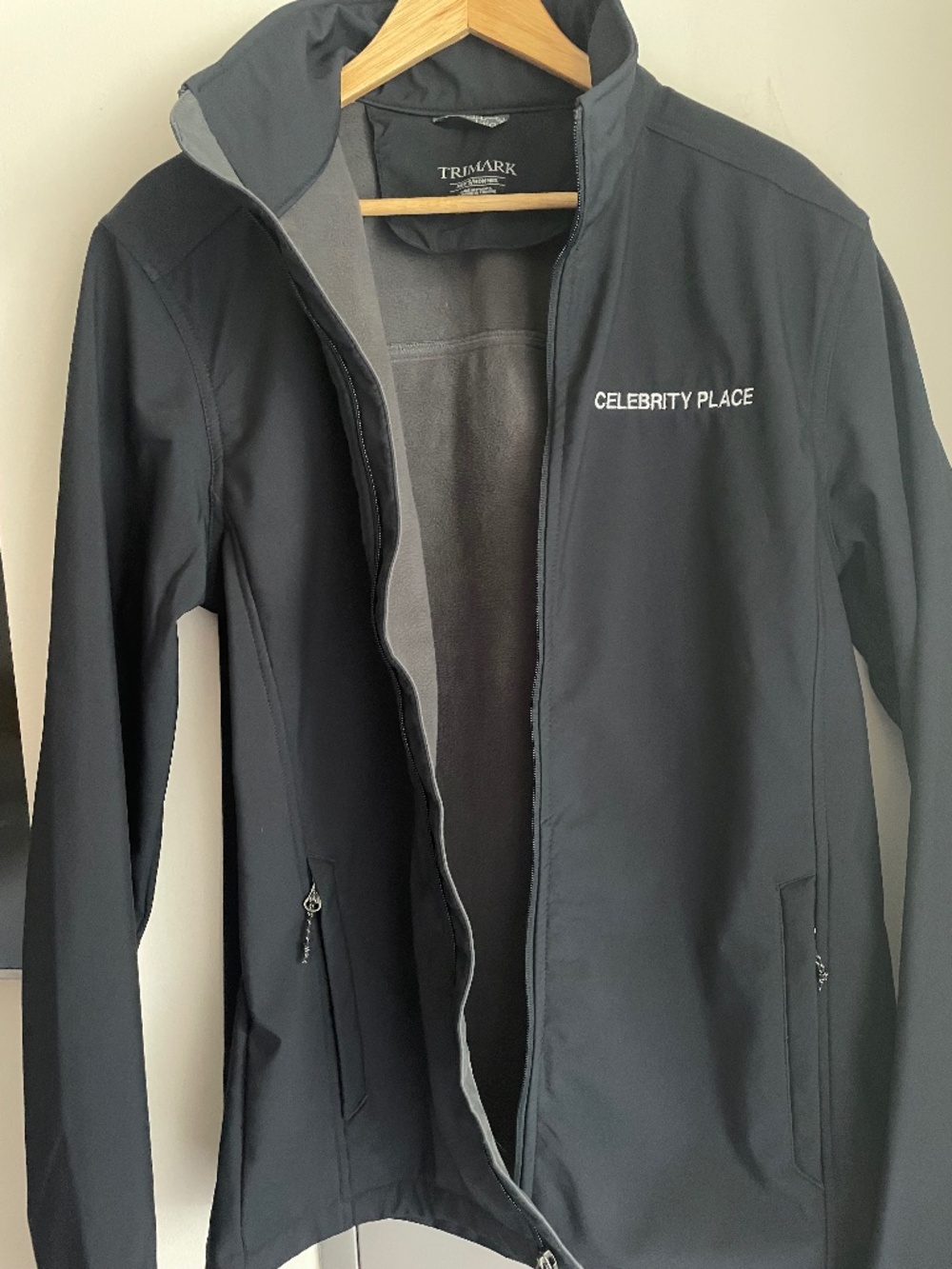 New warm  Trimark men’s Jacket.  Size L